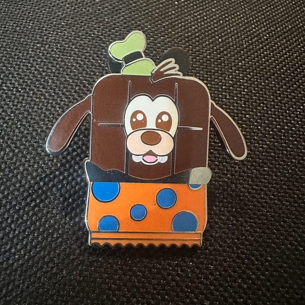 Disney Goofy pin